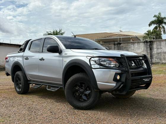 MITSUBISHI L200 TRITON 2.4 16V TURBO DIESEL OUTDOOR GLX CD 4X4 MANUAL